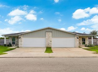 20109 Travis Dr, Jonestown, TX 78645
