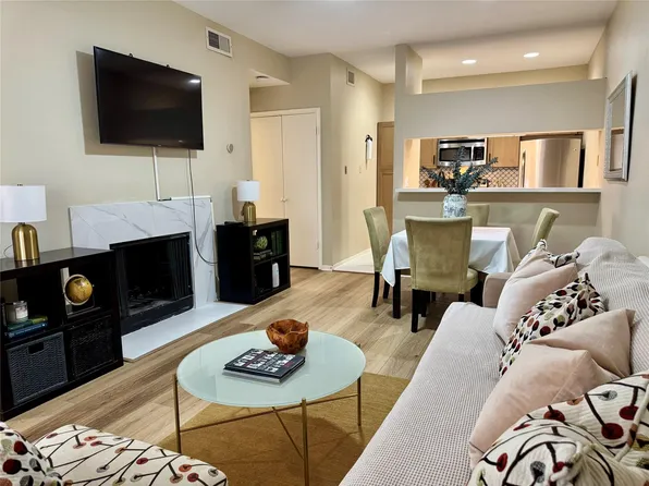 8055 Cambridge St APT 19, Houston, TX 77054