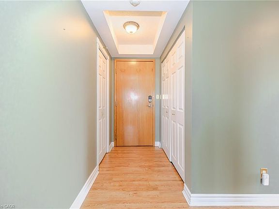 4th image of 237 King St W #1008