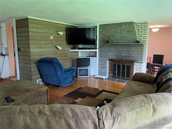 2nd image of 25 Cambridge Ct