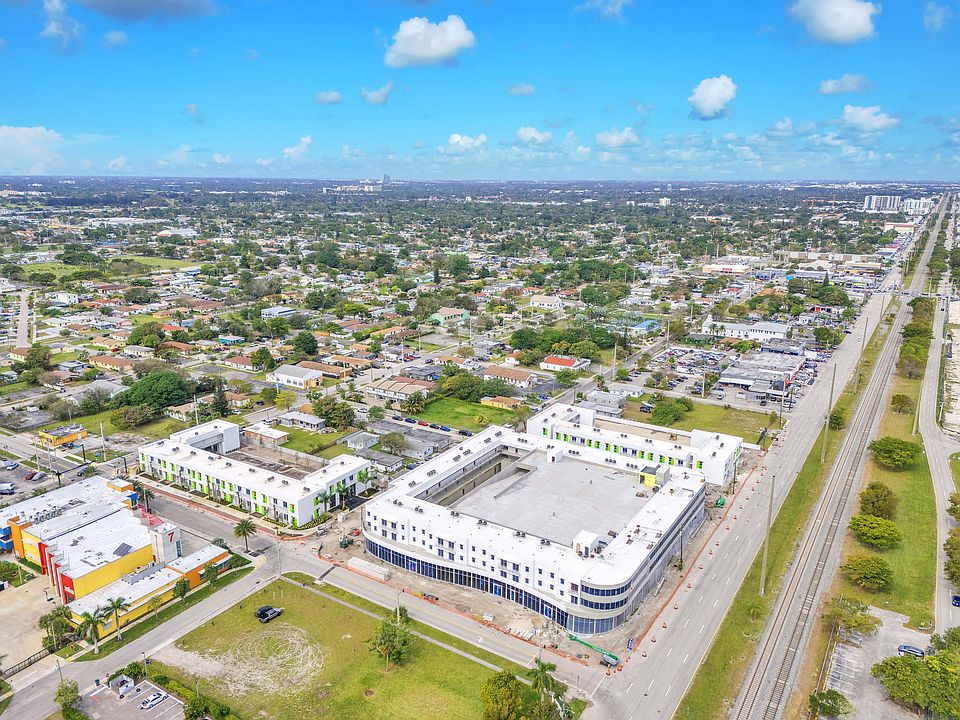 1st image of 605 N Dixie Hwy #2B-2Ba-953Sqft