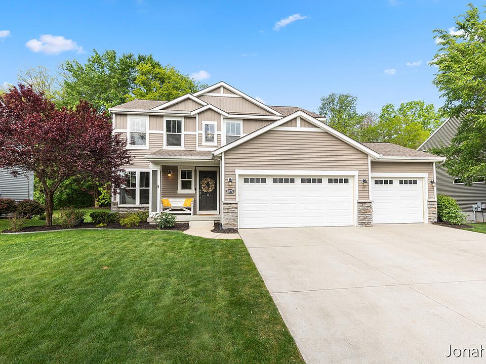 1st image of 8479 Twin Lakes Dr