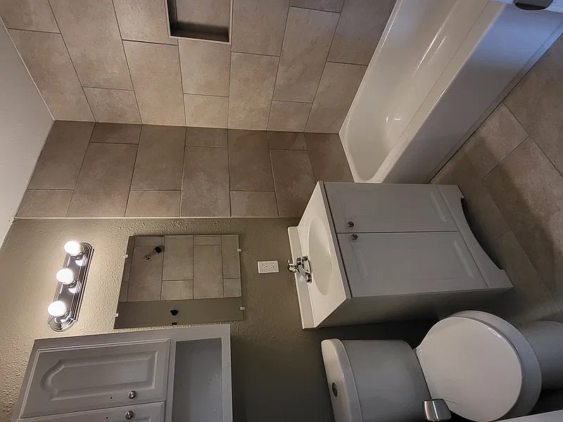 3 bed, 2.0 bath, 950 sqft, $1,750 — Photo 3