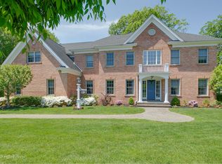 3 Sunview Ct, Glen Cove, NY
