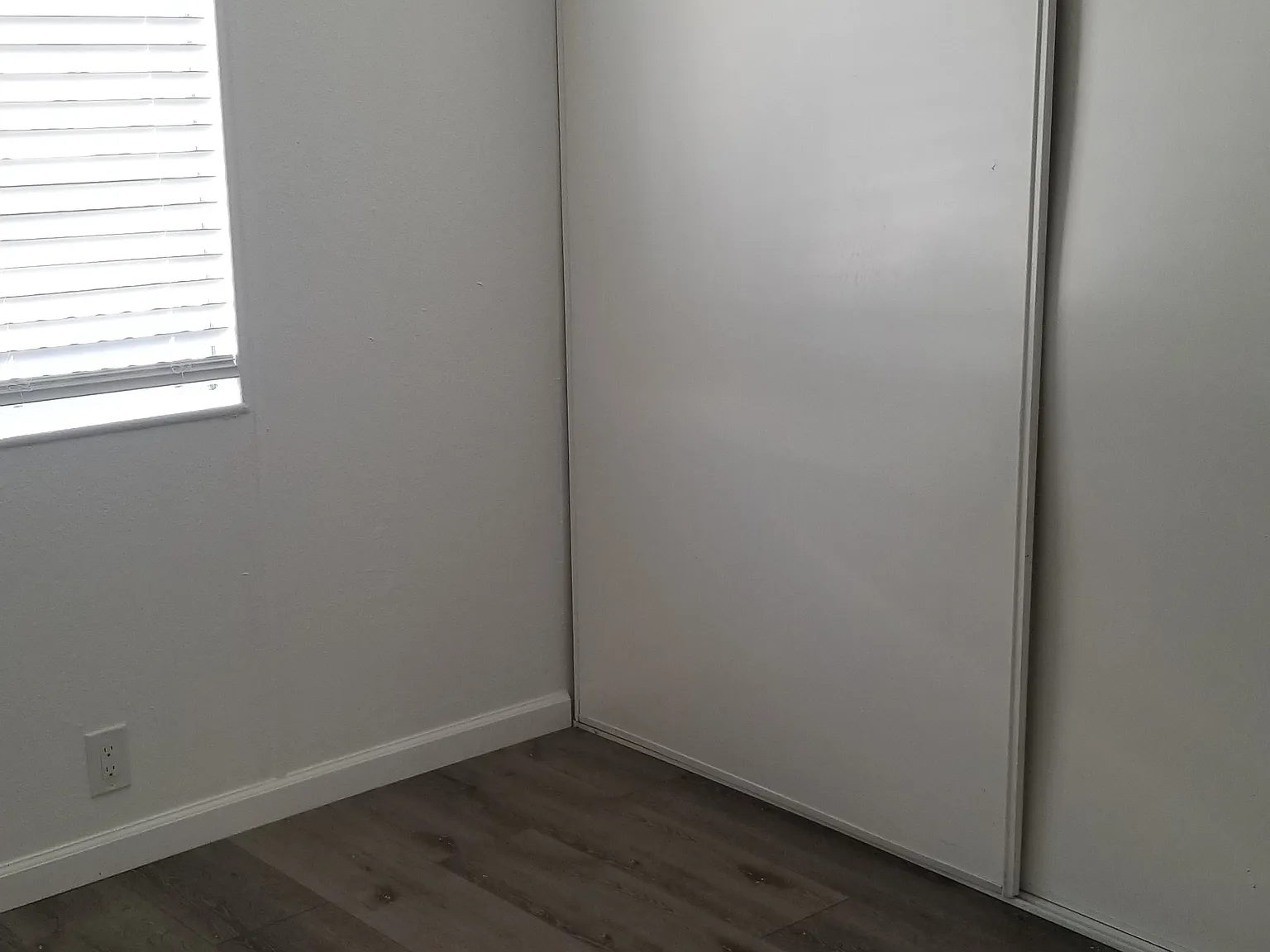 2 bed, 1000 sqft, $1,900 — Photo 4
