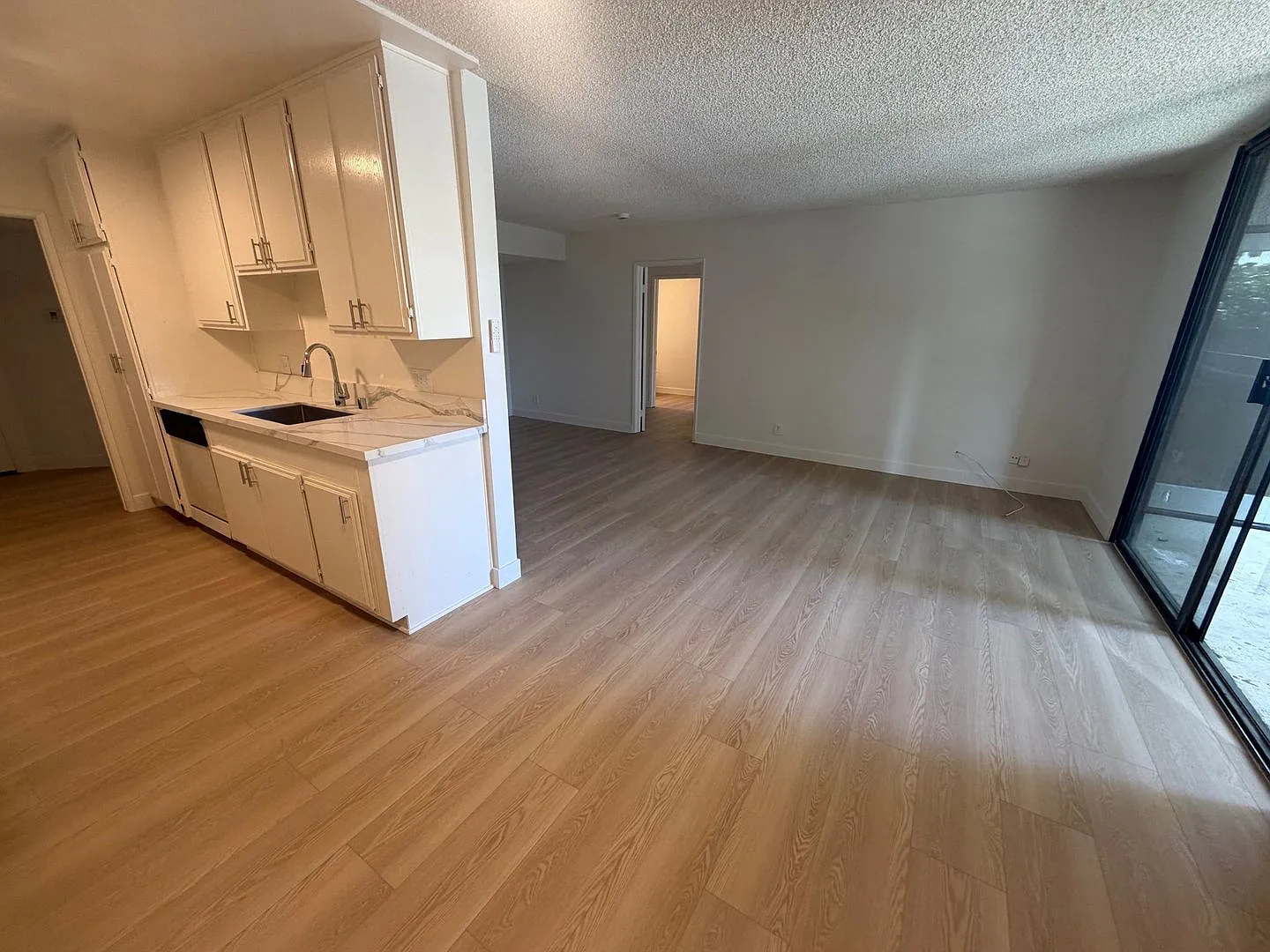 g3711 — Photo 2