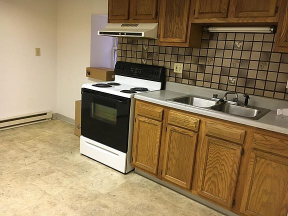 2nd image of 234 N Potomac St #Basement