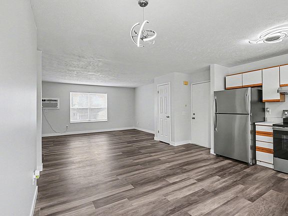4th image of 609 Trinity Dr Unit 4