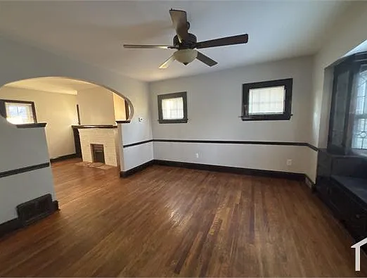 10905 Elmwood Ave — Photo 6