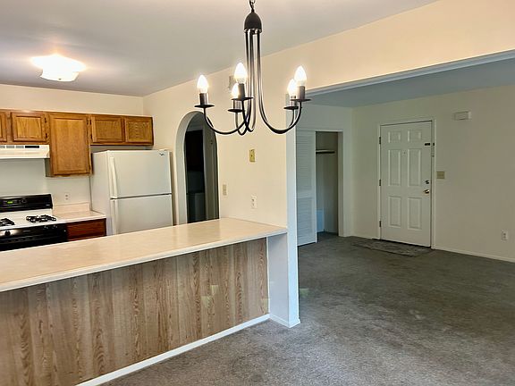 4th image of 108 Pine Hollow Way APT 108