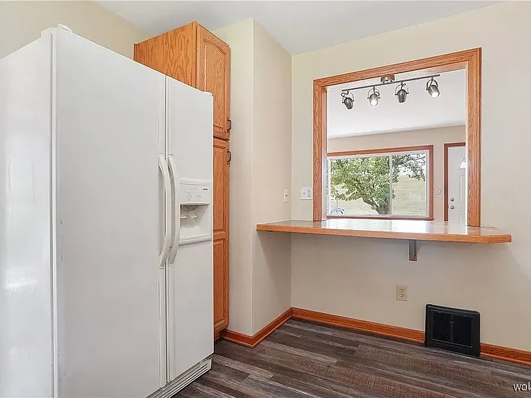 1568 Newton St #1 — Photo 3