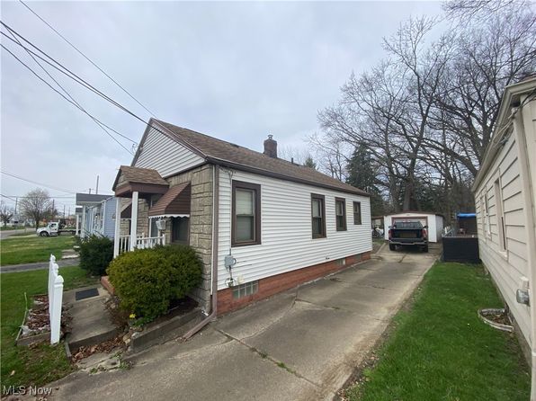 687 E Archwood Ave, Akron, OH 44306