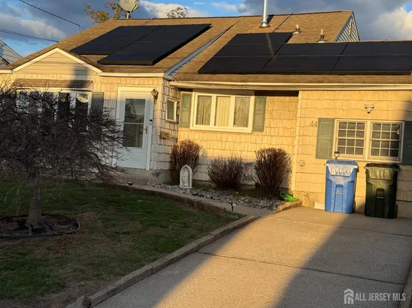 44 McKinley Ave, Colonia, NJ 07067
