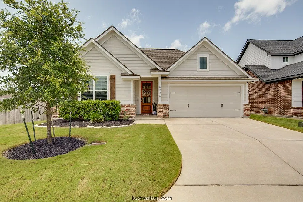 3 bed, 1769 sqft, $2,600 — Photo 2