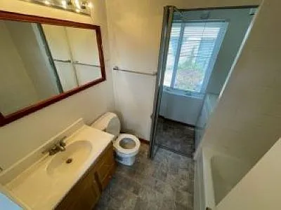 661 W Lakeshore Dr — Photo 3