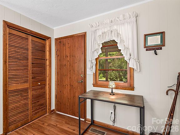 3rd image of 185 Indian Springs Rd