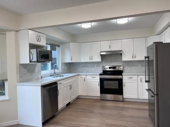8580 Dakota Pl, Richmond, BC V7C 4Y6