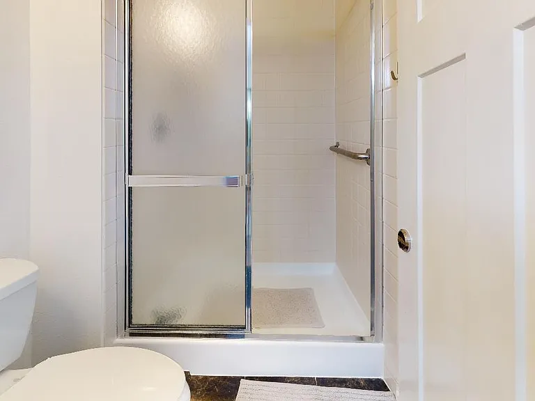 600 W 9th St #914 — Photo 28