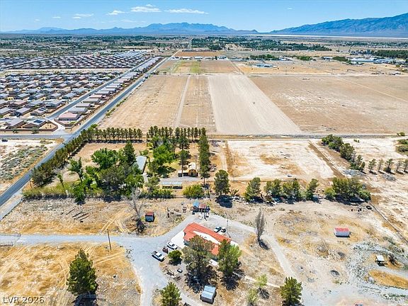 5th image of 5220 Squaw Valley Rd
