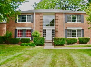 737 E Fox Hills Dr #1, Bloomfield Hills, MI