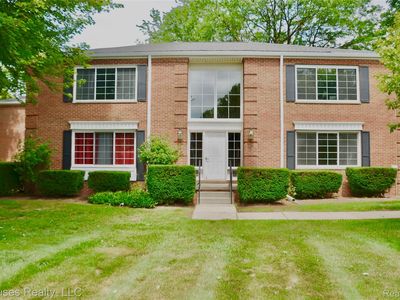 737 E Fox Hills Dr #1, Bloomfield Hills, MI, 48304