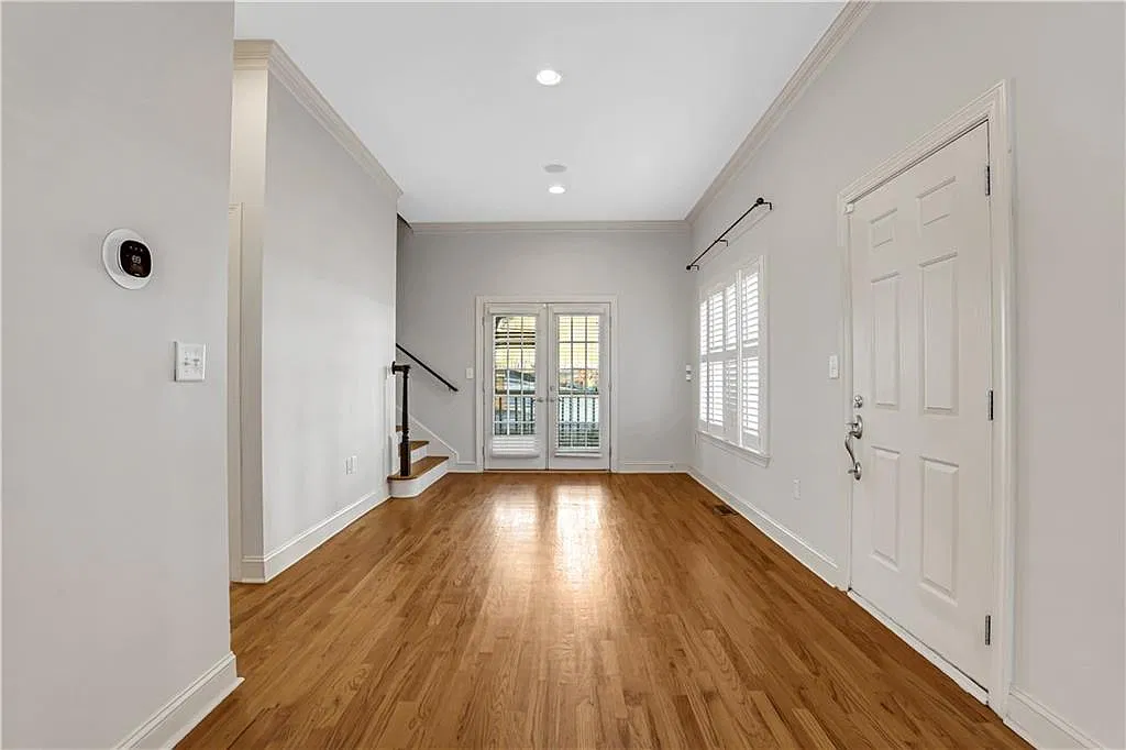 3 bed, 3.5 bath, 1798 sqft, $4,000 — Photo 3