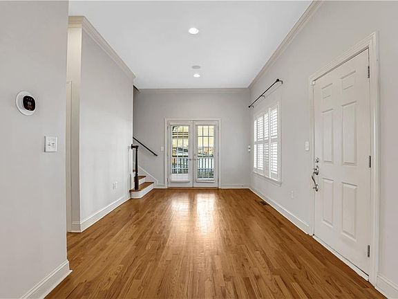 3rd image of 225 Carlyle Park Dr NE