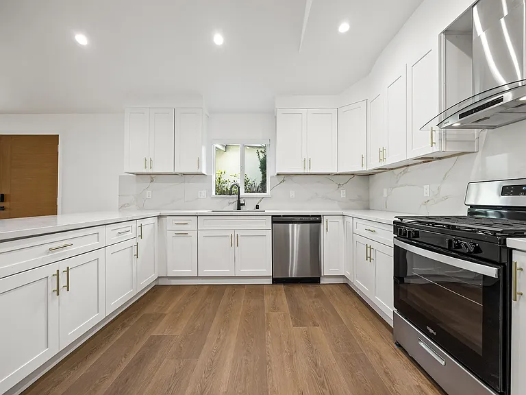 212 W 64th St #A — Photo 25