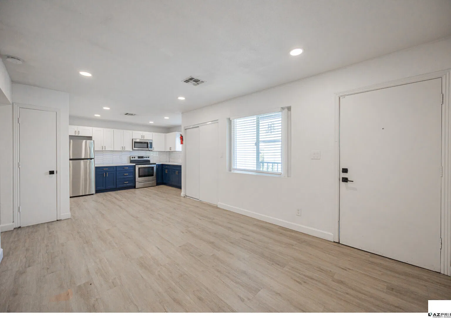 6 Wekks Free Rent Move-In Special! Apply Same Day & Save An Additional $340! Charming 2/1 Phoe — Photo 4