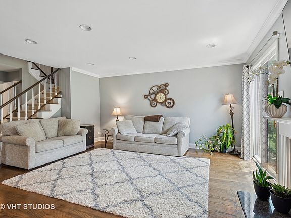 4th image of 1242 Croydon Ct