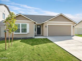 513 Lacoursiere St, Moxee, WA 98936