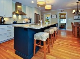 35 Woodledge Rd, Needham, MA 02492