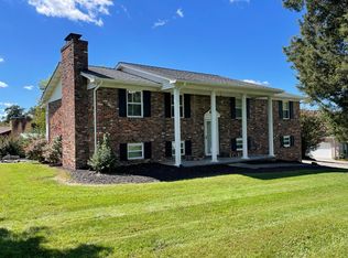 1113 S Dogwood Dr, Maryville, TN 37804