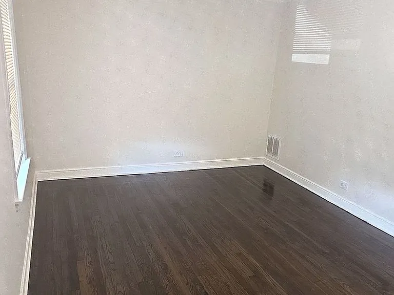 8509 S Yates Blvd — Photo 6
