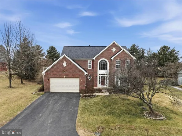 41 Pinehurst Ct, Charles Town, WV 25414
