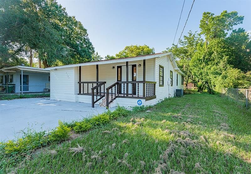 1st image of 2107 E Poinsettia Ave