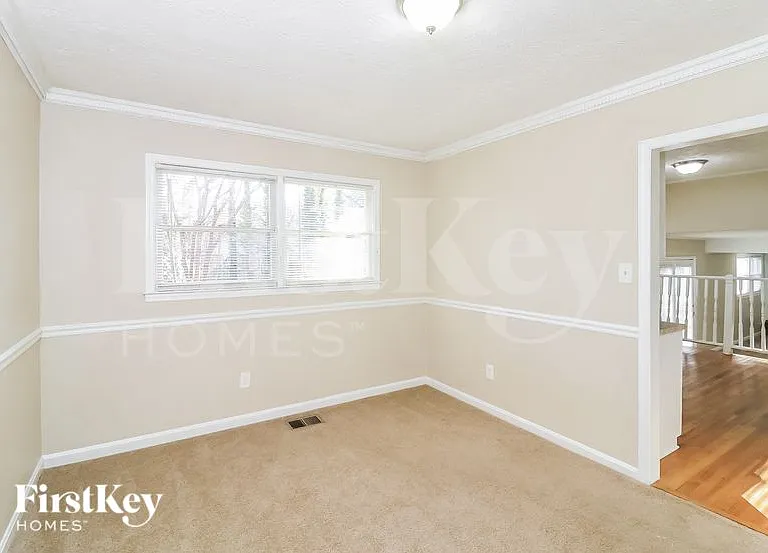 3862 Herren Dr SW — Photo 3