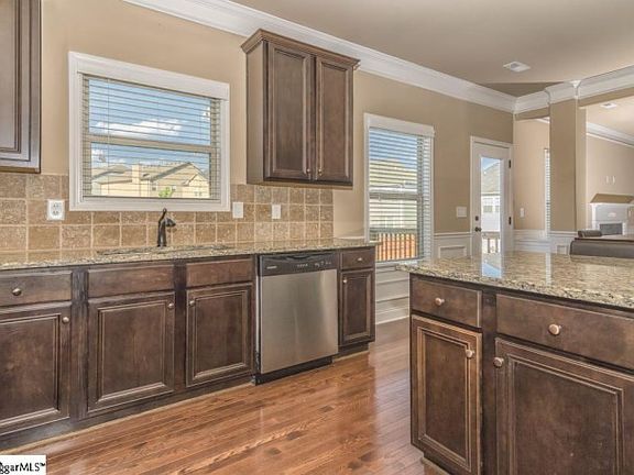 5th image of 105 Abbey Gardens Ln