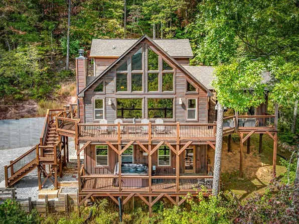 300 Cloudland Trce, Blue Ridge, GA 30513