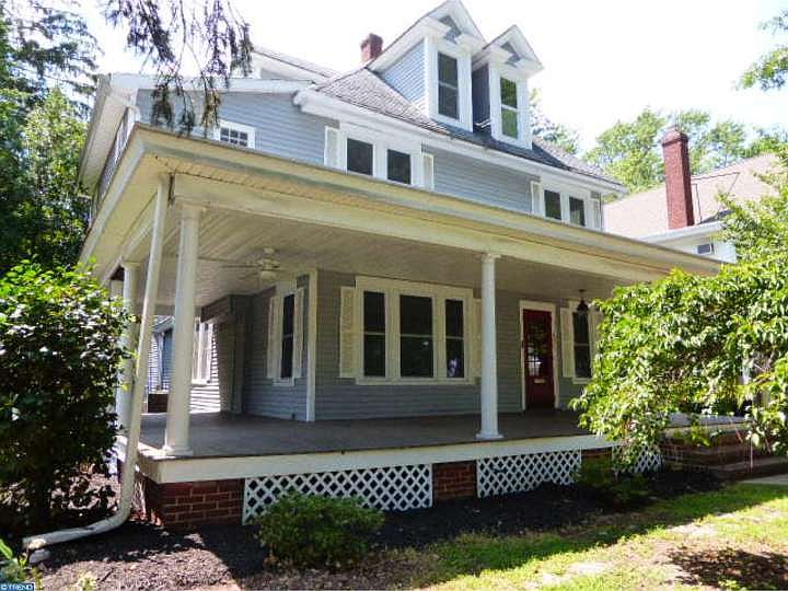 2nd image of 400 N Bradford St