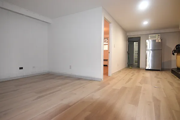 Rented by Triplemint | media 27