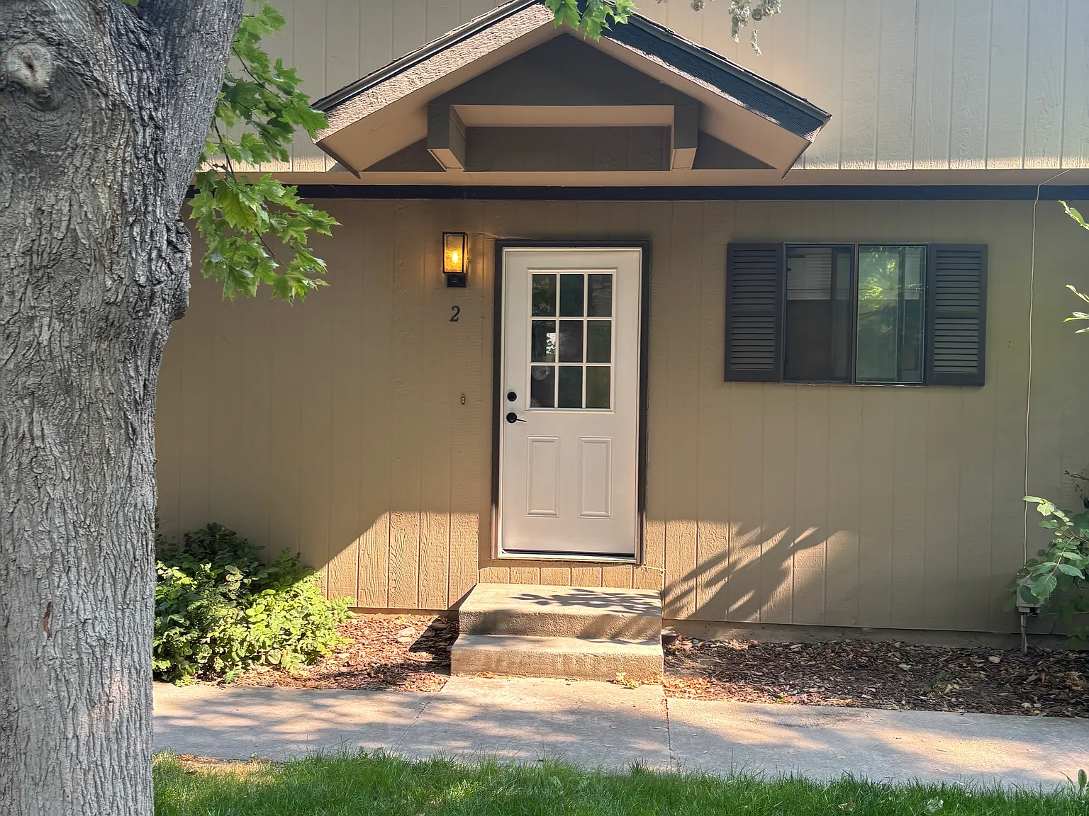 2 bed, 950 sqft, $1,400 — Photo 1