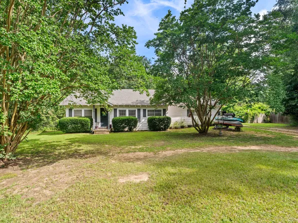 109 Corinth Rd, Petal, MS 39465