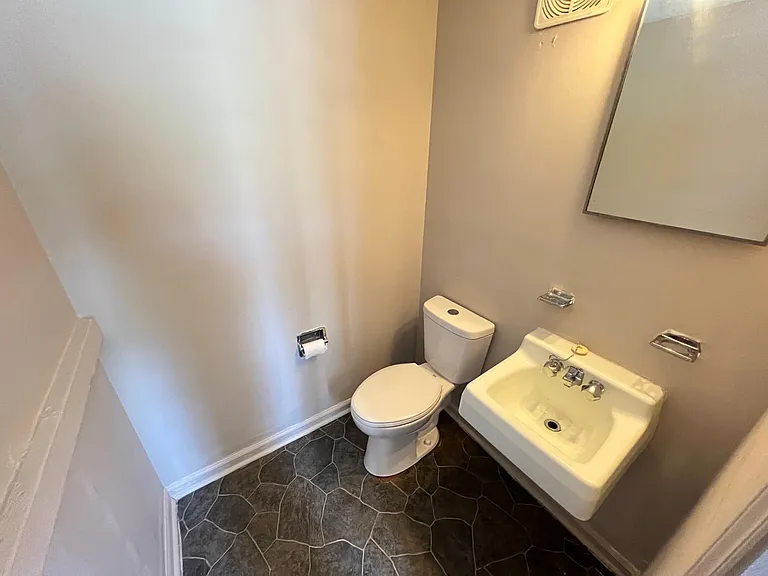 5200 Peppercorn St — Photo 20