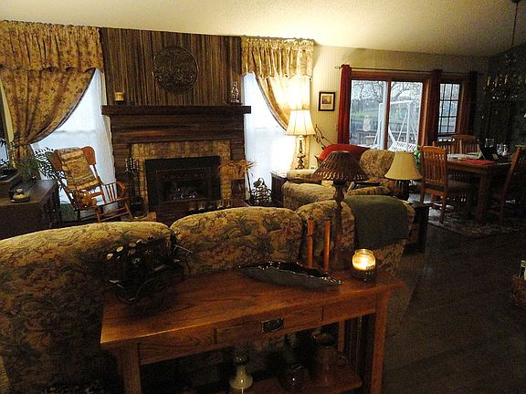 Living Room View - Entrance