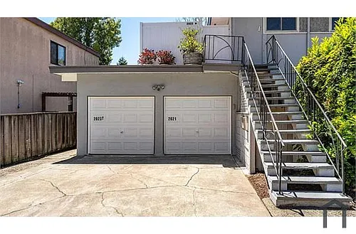 2021 Key Blvd Photo 1