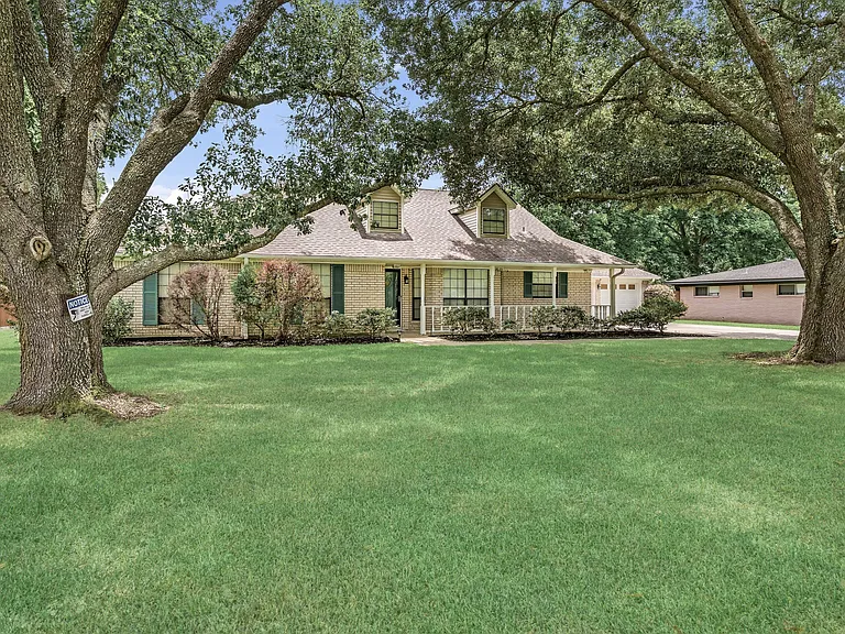 6970 Ellen Ln — Photo 3