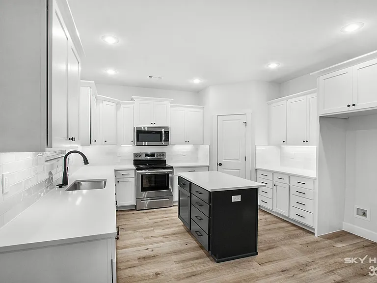 187 Main St — Photo 9