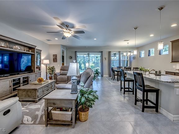 3rd image of 3131 Amadora Cir
