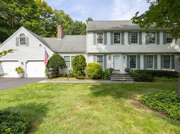 30 Harvest Court, Cheshire, CT 06410
